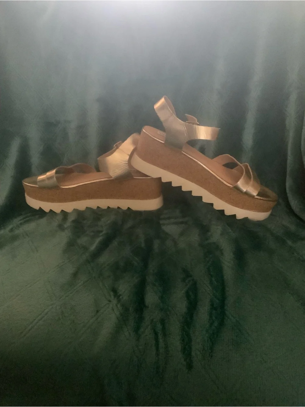Steve Madden KeyKey Gold Metallic Shiny Platform Sandals 10M worn once